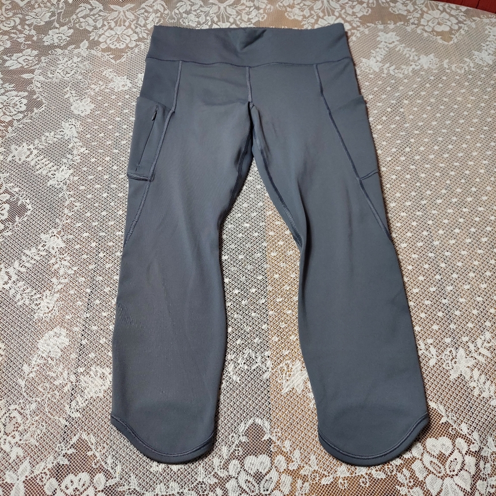 Athleta Grey Crop Workout Leggings sz L